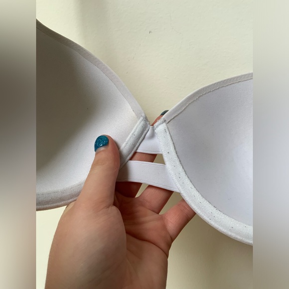 Warner’s Bra - Picture 5 of 6